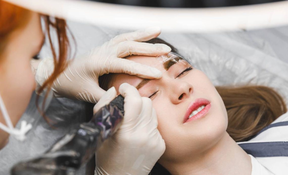 Riziká tetovania obočia