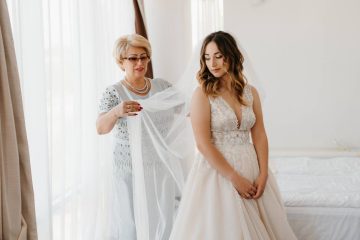 Ako by mala vyzerať svadobná mama? – tipy na elegantný outfit